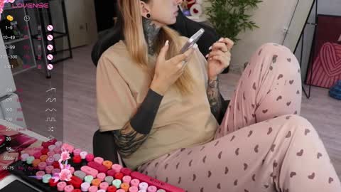 Alis online show from September 25, 8:57 am