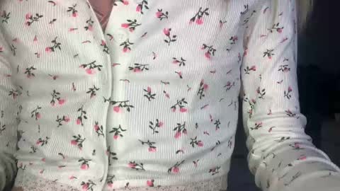 _wide_eyed_ online show from January 6, 10:02 pm