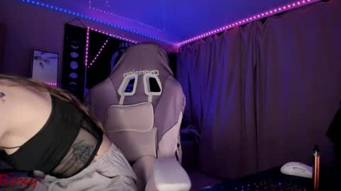 Roxy online show from May 2, 9:18 pm