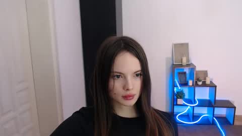 a_ariella_ online show from January 11, 3:28 pm