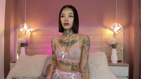 Luni  online show from November 10, 1:06 pm