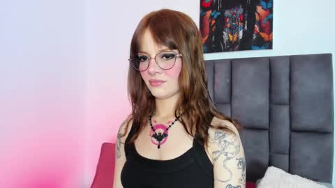 Snapshot of abby_jones2 chatting on October 16, 3:31 am abby jones online show from October 16, 3:31 am