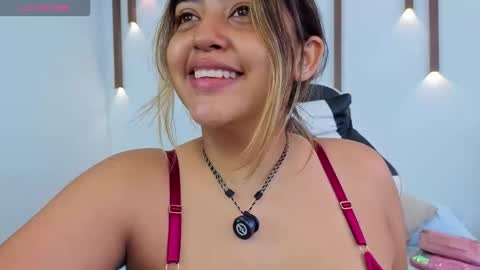 Abbygail online show from December 5, 1:23 pm