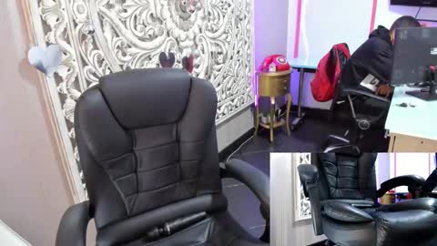 Snapshot of abbystones chatting on December 21, 12:59 pm Abby Stones online show from December 21, 12:59 pm