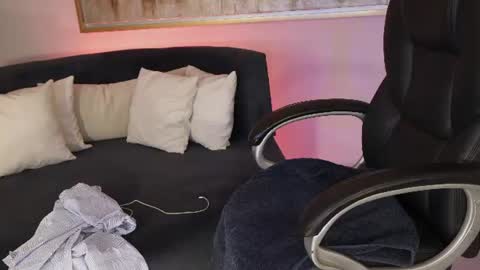  Abella  online show from June 21, 1:59 pm