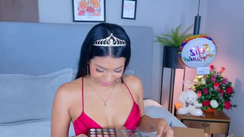 abiehils online show from May 13, 11:38 am