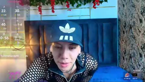 Abril Fox online show from June 15, 8:09 pm
