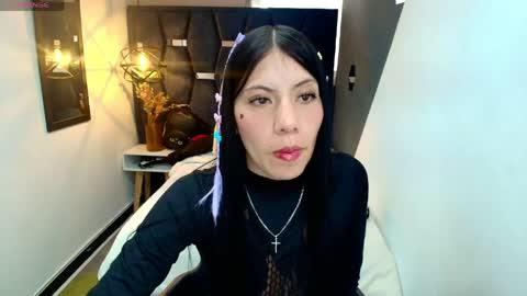 Abril Fox online show from May 2, 7:50 pm