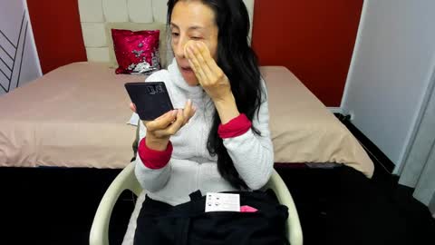 ABRIL online show from January 4, 7:02 pm