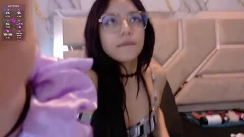 abrilmirren online show from April 28, 11:14 am