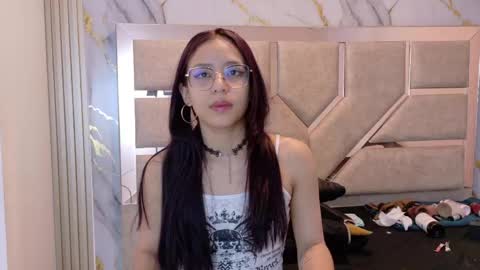 abrilmirren online show from May 2, 11:24 am