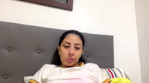 abrilsantosxo online show from June 17, 2:40 pm