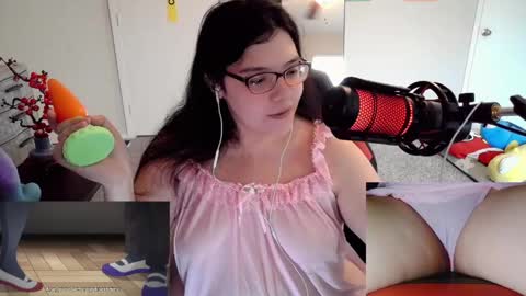 AChubbyGummy online show from May 8, 10:11 pm