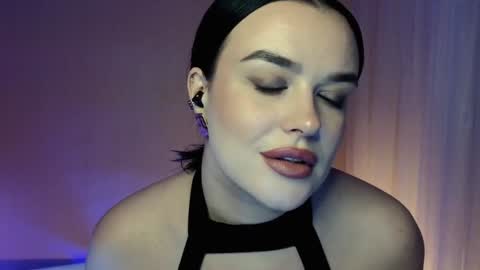 Snapshot of actavia_rose chatting on February 8, 10:08 pm my inst love inside 17 online show from February 8, 10:08 pm