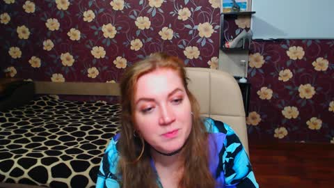 Adel online show from December 6, 9:45 pm