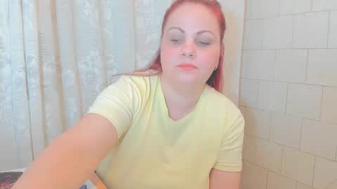 Snapshot of adelamilfsexy chatting on January 5, 6:45 pm izabellamilf online show from January 5, 6:45 pm