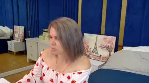 AdeleRavelle online show from August 5, 5:03 am