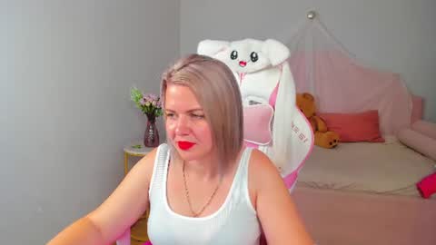 AdeleRavelle online show from July 7, 7:23 am