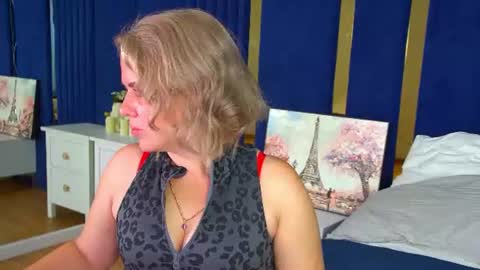 AdeleRavelle online show from July 29, 5:18 am