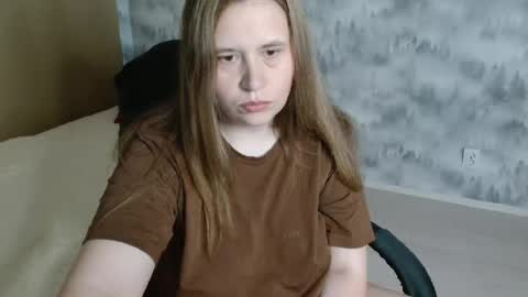 adelinalawson online show from June 23, 8:01 am