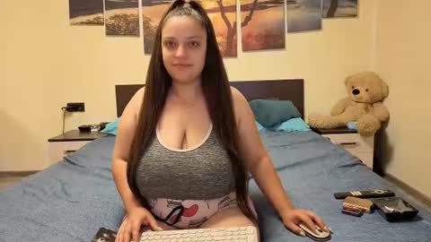 Adellineee online show from June 15, 8:42 pm