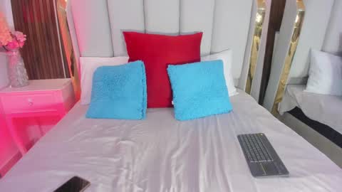 Snapshot of adhara_rousse_ chatting on October 19, 11:45 am ADHARA online show from October 19, 11:45 am