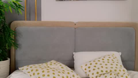 adoracortes online show from June 5, 6:52 am