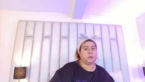 ANDREA PEREZ online show from June 18, 7:08 pm