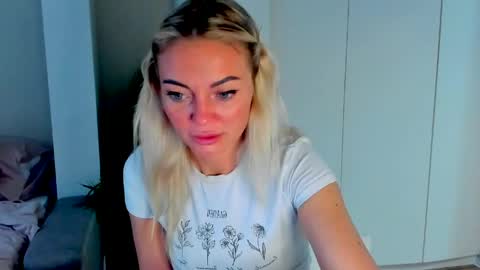 Adriana online show from June 8, 5:46 pm