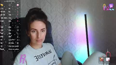 Adriana online show from June 3, 4:45 pm