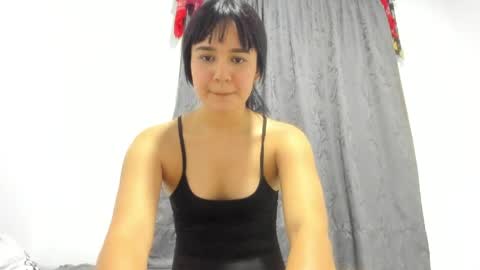 Pau  online show from May 11, 2:02 am
