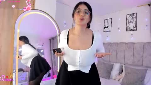 Agatha Owens online show from June 11, 12:32 am