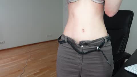 Agelina Lilly Laura online show from May 3, 5:33 am