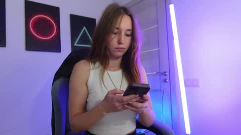 Agelina Lilly Laura online show from October 9, 9:19 pm