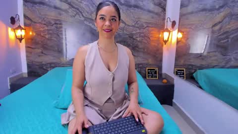 agnes_02 online show from May 2, 12:52 pm