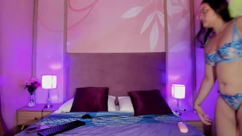 Snapshot of agnesrocuzzo chatting on October 4, 5:24 am agnesrocuzzo online show from October 4, 5:24 am