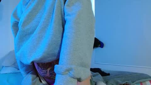 Agness online show from February 19, 10:30 pm