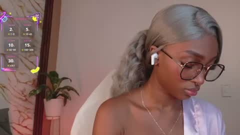 Ahvi Ebony online show from July 25, 2:57 pm