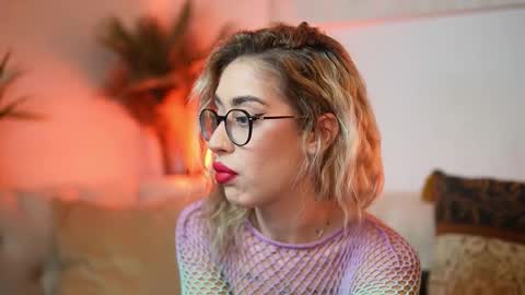  Aileen  online show from January 7, 7:39 pm