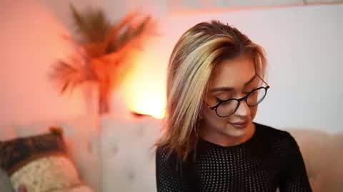  Aileen  online show from July 30, 8:21 pm