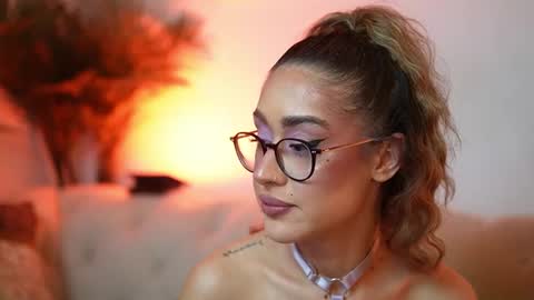  Aileen  online show from June 16, 2:45 am