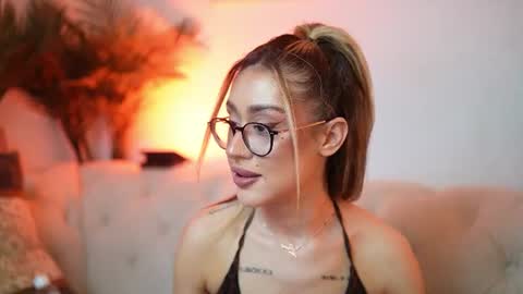  Aileen  online show from July 14, 2:05 am