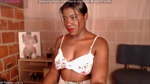 ailyn_ online show from October 22, 6:18 am