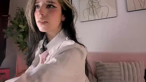 Aisha online show from July 6, 3:03 pm