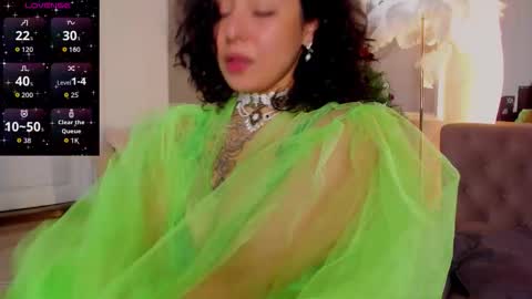 Aisha online show from December 18, 6:18 am