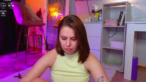 Aisha online show from August 3, 3:50 pm