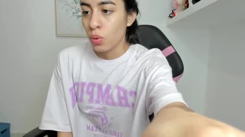 VALENTINA  independent online show from March 12, 12:20 am