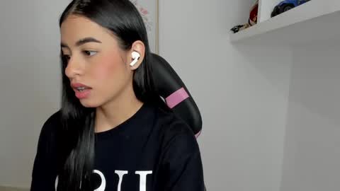 VALENTINA  independent online show from February 13, 10:11 pm