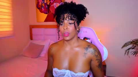 Aitana Brown online show from July 30, 10:10 pm