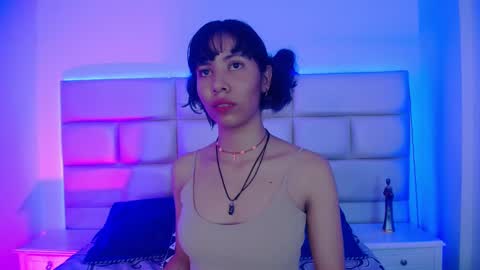 A K A N E  U W U online show from March 2, 8:14 pm